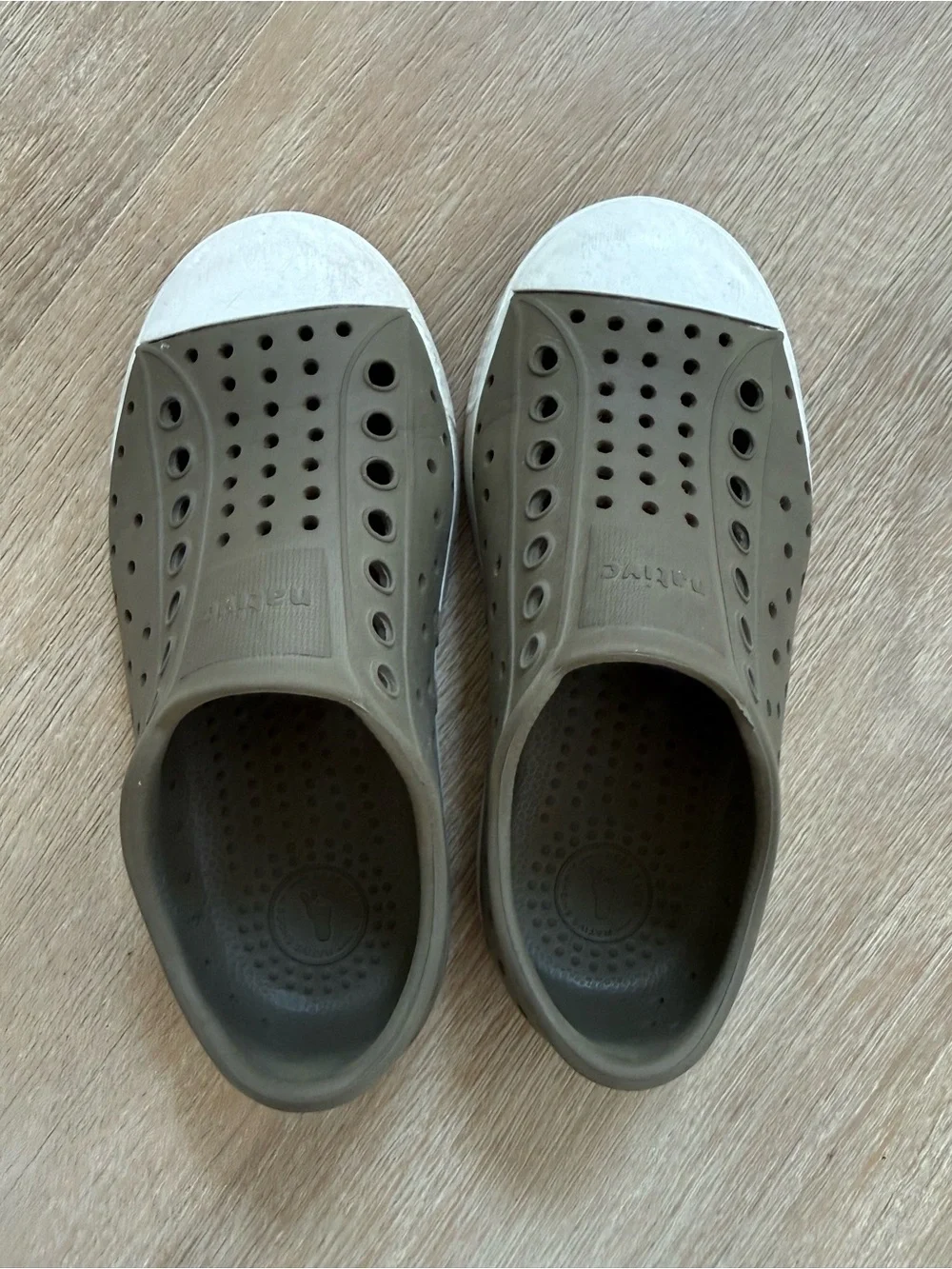Native Kids Jefferson Slip-On Water Shoes in Olive and White. Size C10